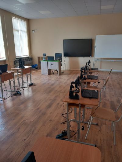 Стем кабинет работни места 1 - ОУ Св. Солунски братя - Крамолин, Севлиево